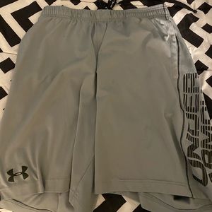 Medium under armor shorts